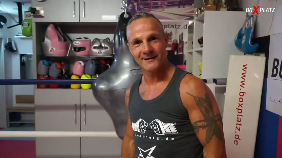 Videovorschau: Aqua Bruiser Bag 76 kg (2/2) – Boxplatz Germany